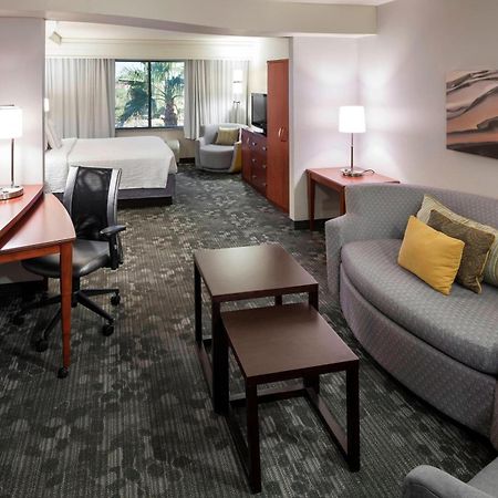 Courtyard By Marriott Phoenix West/Avondale Exterior photo