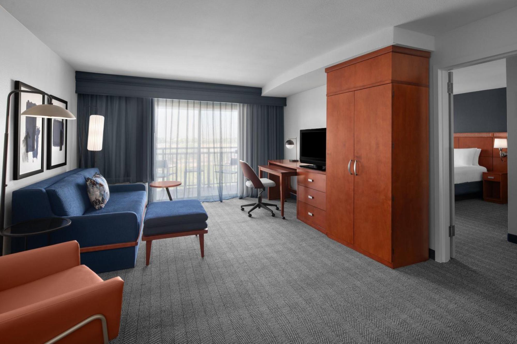 Courtyard By Marriott Phoenix West/Avondale Exterior photo